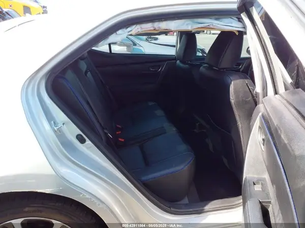 5YFBURHE9HP610210 2017 TOYOTA COROLLA - Image 8
