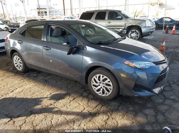 5YFBURHE9HP610417 2017 TOYOTA COROLLA - Image 1