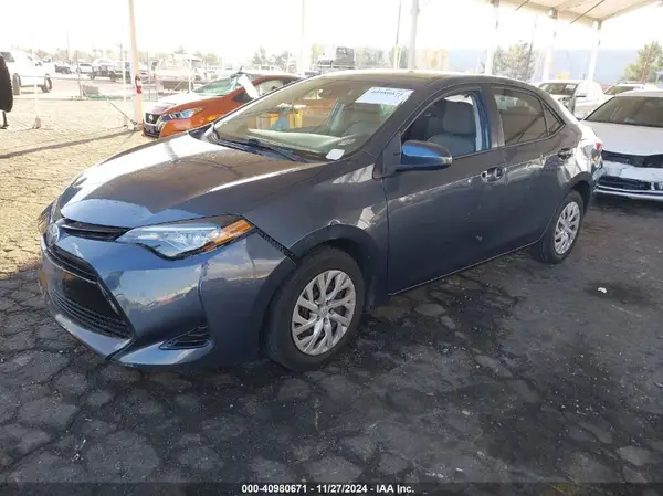 5YFBURHE9HP610417 2017 TOYOTA COROLLA - Image 2