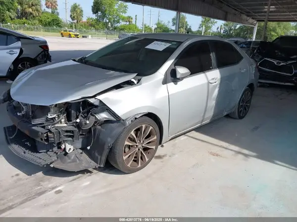 5YFBURHE9HP613687 2017 TOYOTA COROLLA - Image 2