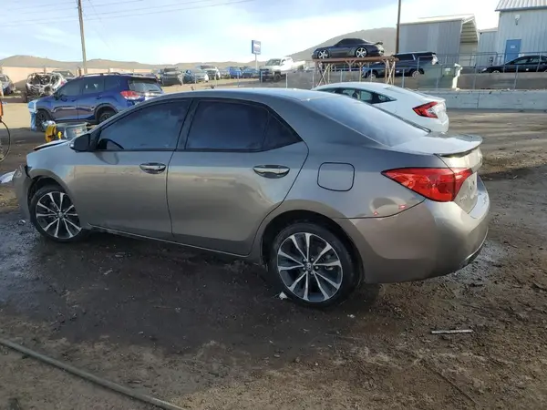 5YFBURHE9HP613706 2017 TOYOTA COROLLA - Image 2