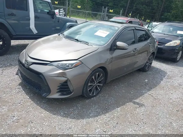 5YFBURHE9HP615603 2017 TOYOTA COROLLA - Image 2