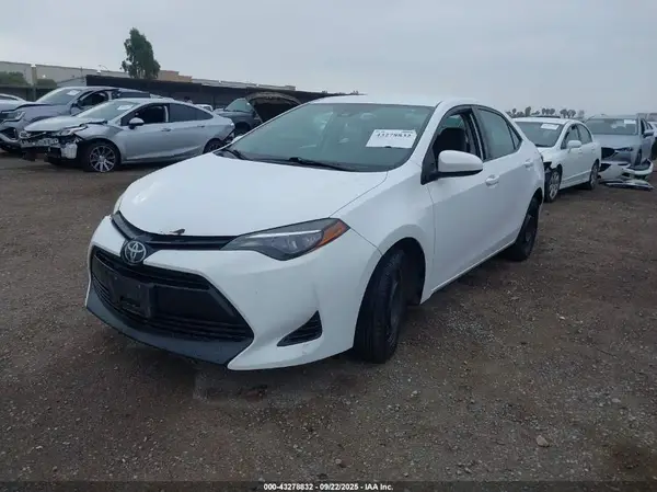 5YFBURHE9HP616749 2017 TOYOTA COROLLA - Image 2