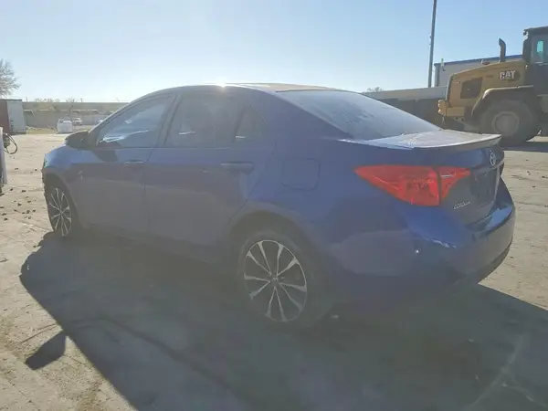 5YFBURHE9HP618484 2017 TOYOTA COROLLA - Image 2