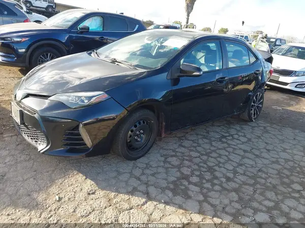 5YFBURHE9HP621224 2017 TOYOTA COROLLA - Image 2