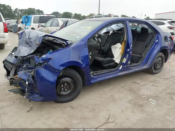 5YFBURHE9HP621661 2017 TOYOTA COROLLA - Image 2