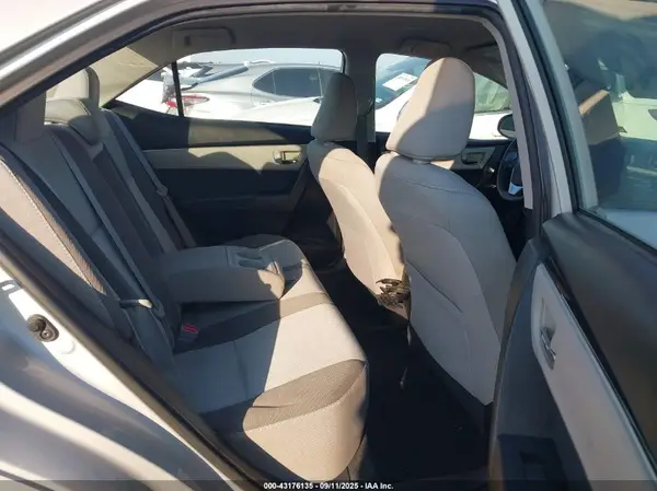 5YFBURHE9HP622583 2017 TOYOTA COROLLA - Image 8