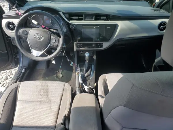 5YFBURHE9HP624057 2017 TOYOTA COROLLA - Image 8