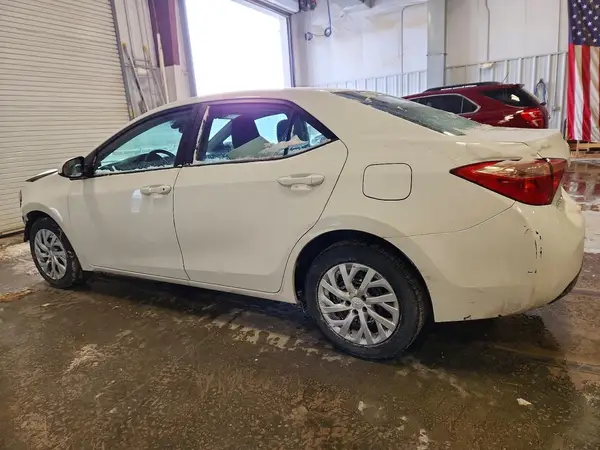 5YFBURHE9HP625712 2017 TOYOTA COROLLA - Image 2