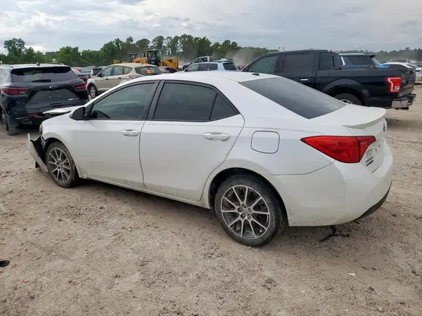 5YFBURHE9HP625788 2017 TOYOTA COROLLA - Image 2