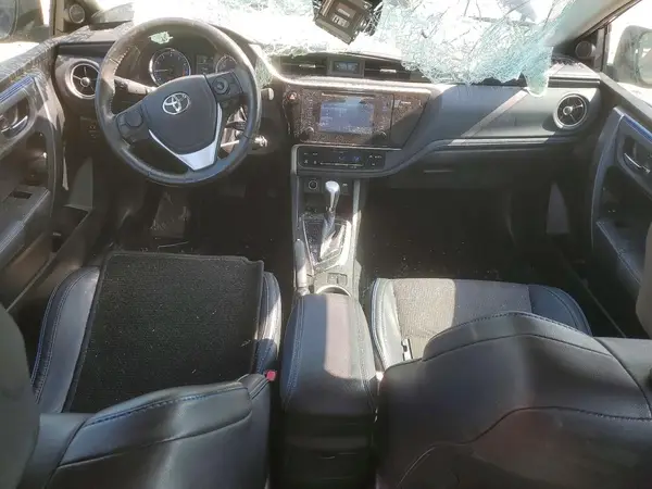 5YFBURHE9HP625998 2017 TOYOTA COROLLA - Image 8