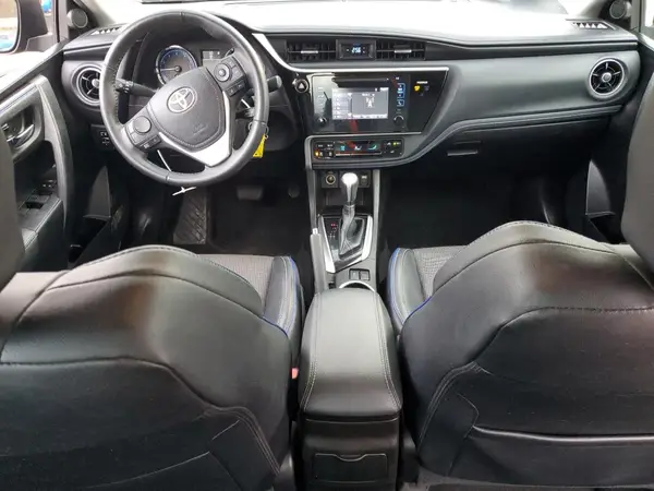 5YFBURHE9HP627153 2017 TOYOTA COROLLA - Image 8