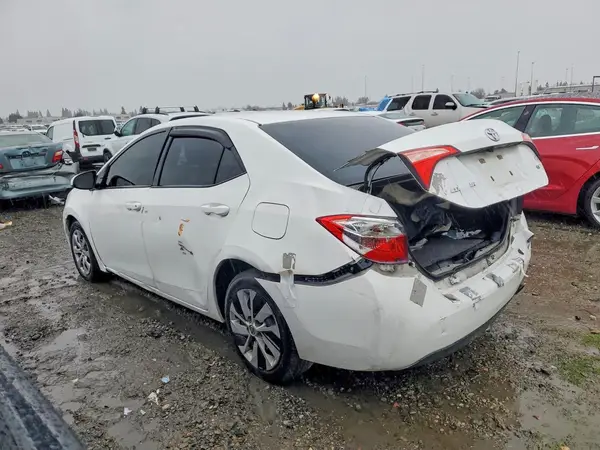 5YFBURHE9HP627203 2017 TOYOTA COROLLA - Image 2