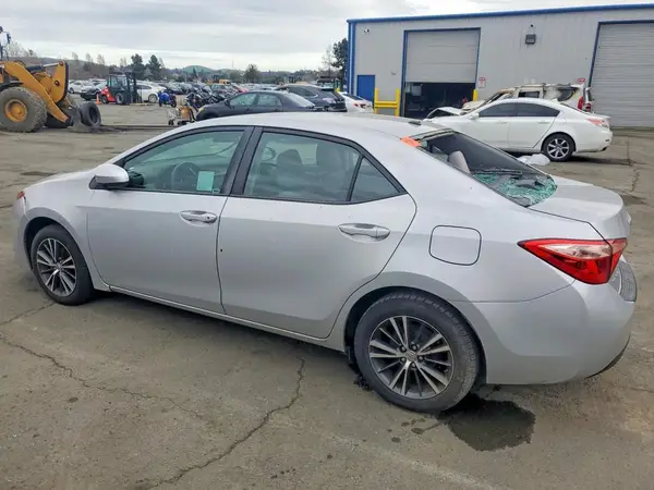 5YFBURHE9HP627511 2017 TOYOTA COROLLA - Image 2