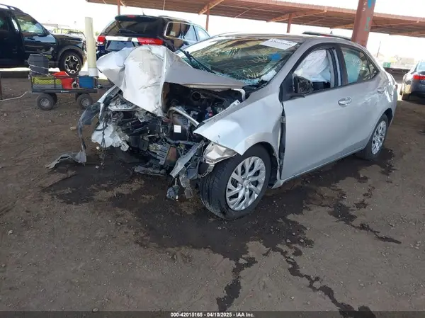 5YFBURHE9HP628643 2017 TOYOTA COROLLA - Image 2