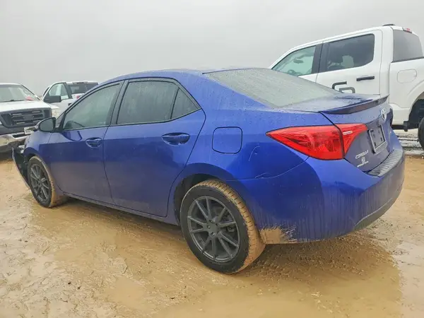 5YFBURHE9HP630523 2017 TOYOTA COROLLA - Image 2