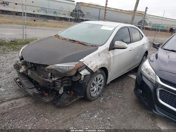 5YFBURHE9HP631610 2017 TOYOTA COROLLA - Image 2