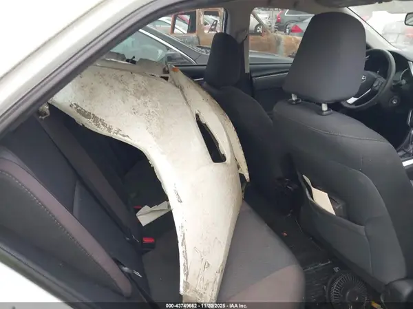 5YFBURHE9HP631610 2017 TOYOTA COROLLA - Image 8