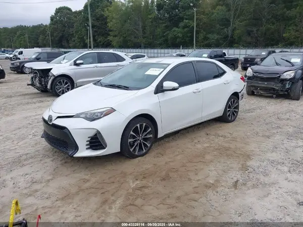 5YFBURHE9HP633129 2017 TOYOTA COROLLA - Image 2