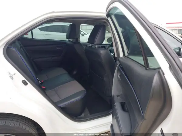 5YFBURHE9HP633129 2017 TOYOTA COROLLA - Image 8