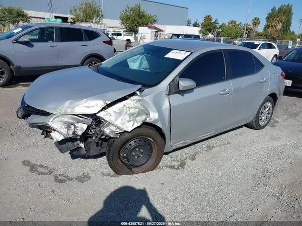 5YFBURHE9HP634538 2017 TOYOTA COROLLA - Image 2
