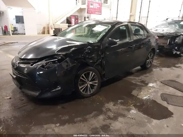 5YFBURHE9HP634572 2017 TOYOTA COROLLA - Image 2