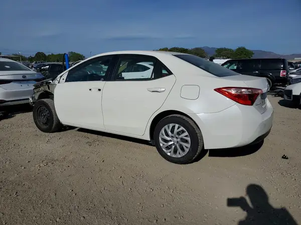 5YFBURHE9HP634765 2017 TOYOTA COROLLA - Image 2