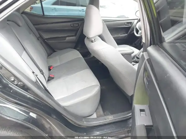 5YFBURHE9HP634989 2017 TOYOTA COROLLA - Image 8