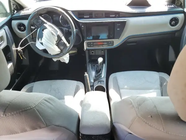 5YFBURHE9HP637553 2017 TOYOTA COROLLA - Image 8