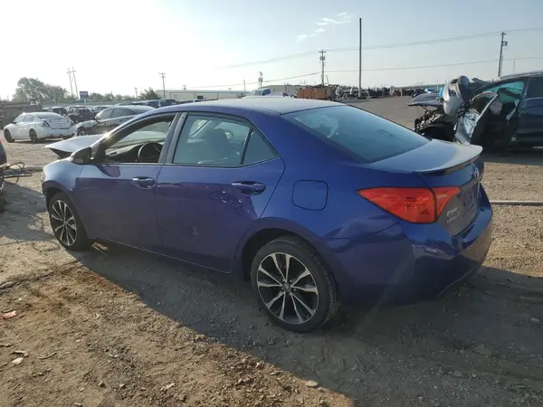 5YFBURHE9HP637813 2017 TOYOTA COROLLA - Image 2