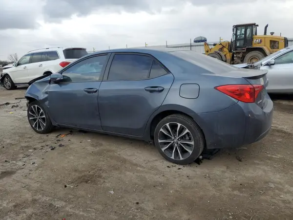 5YFBURHE9HP638475 2017 TOYOTA COROLLA - Image 2