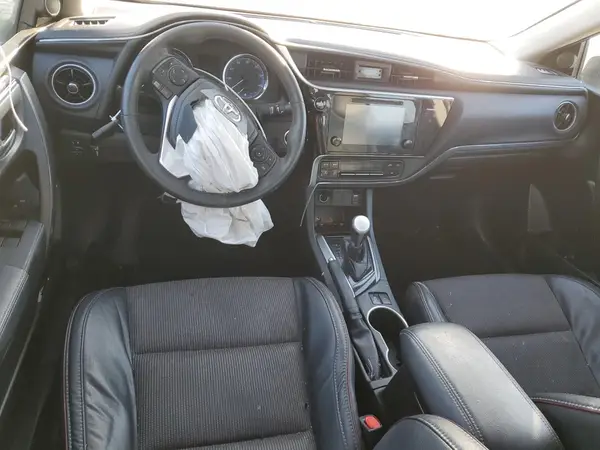 5YFBURHE9HP640016 2017 TOYOTA COROLLA - Image 8