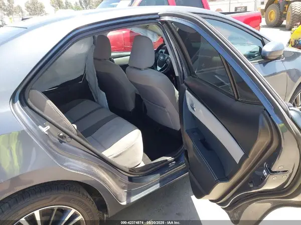 5YFBURHE9HP641182 2017 TOYOTA COROLLA - Image 8