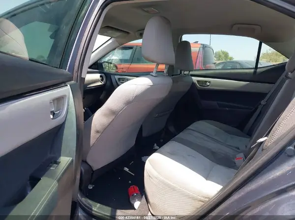 5YFBURHE9HP643658 2017 TOYOTA COROLLA - Image 8