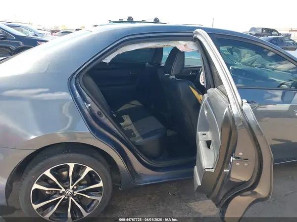 5YFBURHE9HP647970 2017 TOYOTA COROLLA - Image 8