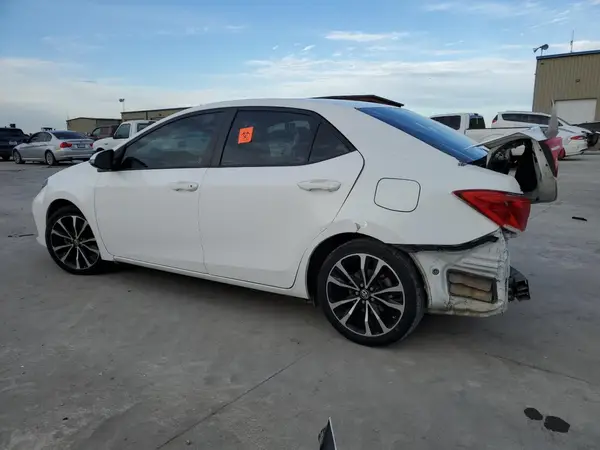 5YFBURHE9HP649038 2017 TOYOTA COROLLA - Image 2
