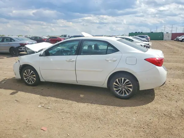 5YFBURHE9HP650688 2017 TOYOTA COROLLA - Image 2