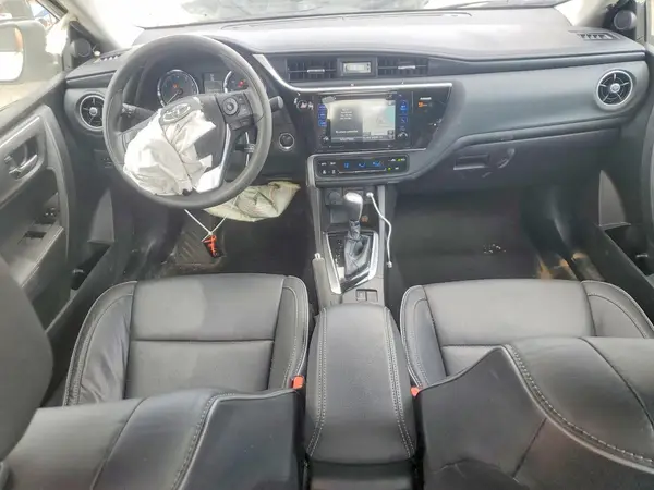 5YFBURHE9HP650688 2017 TOYOTA COROLLA - Image 8