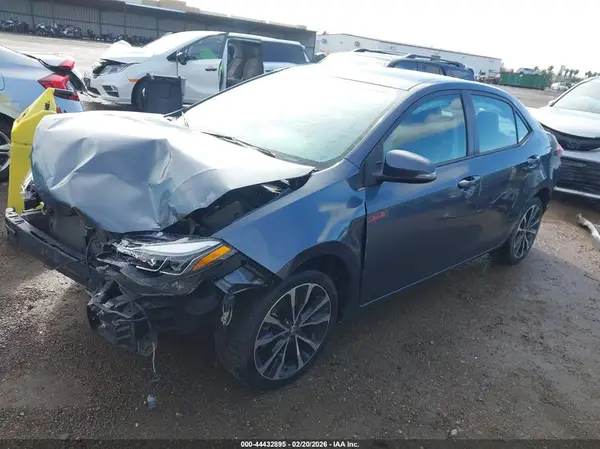 5YFBURHE9HP650965 2017 TOYOTA COROLLA - Image 2