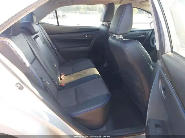 5YFBURHE9HP652814 2017 TOYOTA COROLLA - Image 8