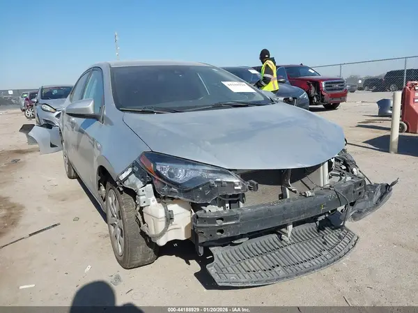 5YFBURHE9HP653820 2017 TOYOTA COROLLA - Image 1