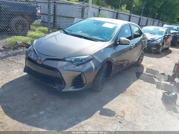 5YFBURHE9HP654577 2017 TOYOTA COROLLA - Image 2