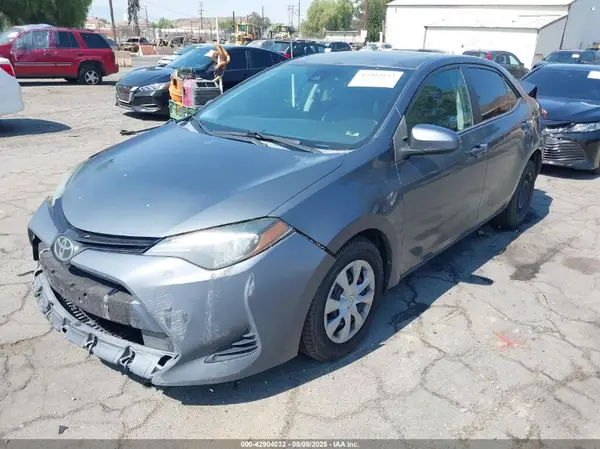 5YFBURHE9HP656085 2017 TOYOTA COROLLA - Image 2