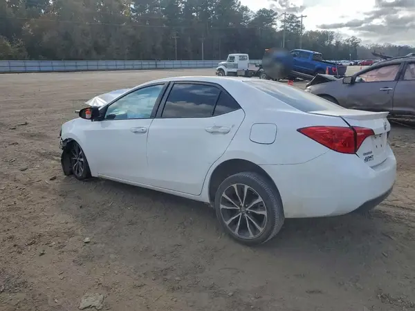 5YFBURHE9HP656796 2017 TOYOTA COROLLA - Image 2