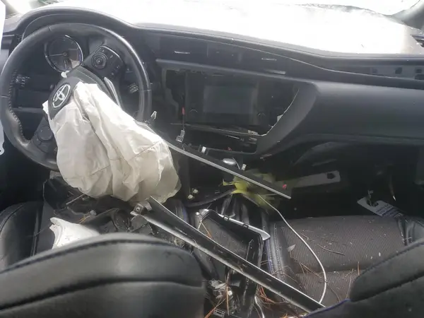 5YFBURHE9HP656796 2017 TOYOTA COROLLA - Image 8
