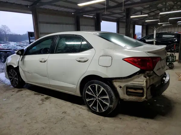 5YFBURHE9HP657527 2017 TOYOTA COROLLA - Image 2