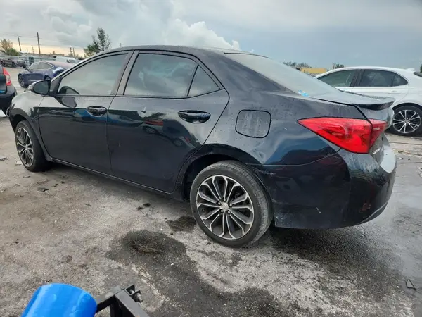 5YFBURHE9HP657706 2017 TOYOTA COROLLA - Image 2