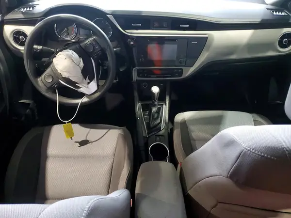 5YFBURHE9HP658077 2017 TOYOTA COROLLA - Image 8