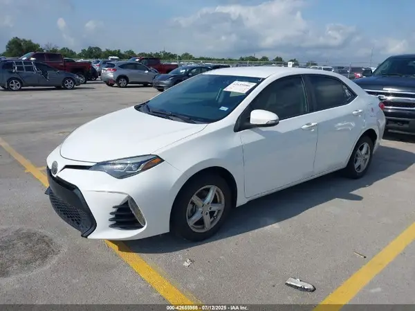 5YFBURHE9HP658600 2017 TOYOTA COROLLA - Image 2