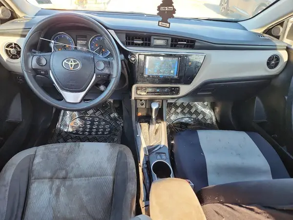 5YFBURHE9HP658662 2017 TOYOTA COROLLA - Image 8